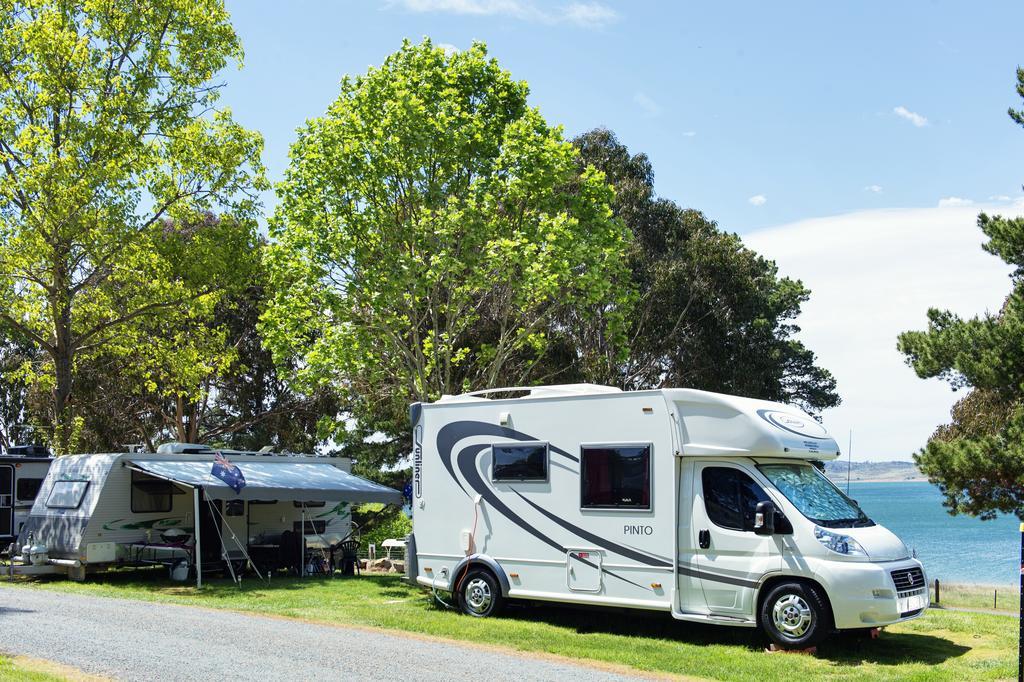 Rainbow Pines Tourist Caravan Park Адаминаби Экстерьер фото