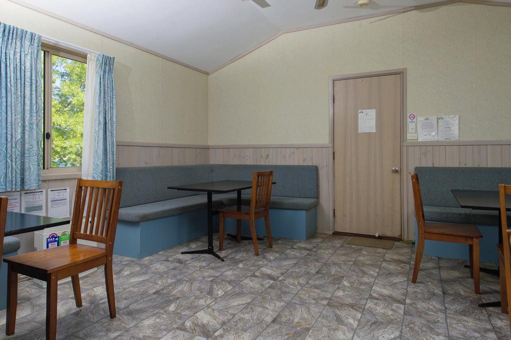Rainbow Pines Tourist Caravan Park Адаминаби Экстерьер фото